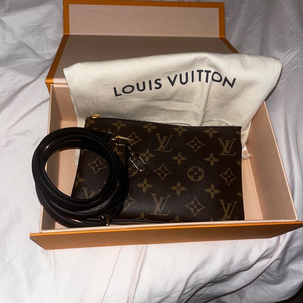 Louis Vuitton Double Zip Pochette